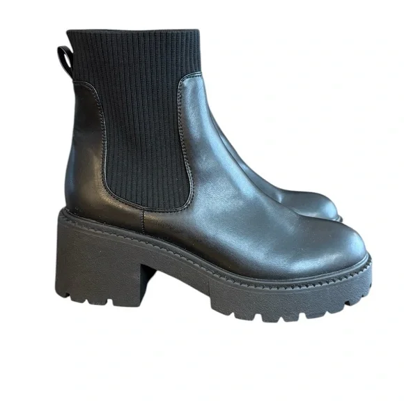 Madden Girl Black Chelsea Ankle Booties Women’s Size 10 - Picture 1 of 8